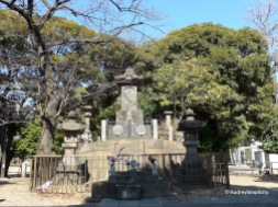 Tomb Site of the Shogi-tai at Ueno Park